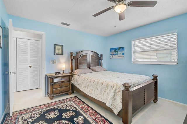 7128 W COUNTRY CLUB DRIVE N, Sarasota, FL 34243