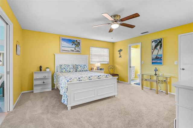 7128 W COUNTRY CLUB DRIVE N, Sarasota, FL 34243