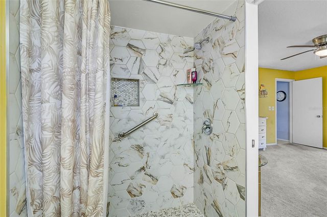 7128 W COUNTRY CLUB DRIVE N, Sarasota, FL 34243