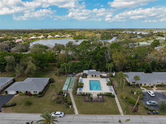 7128 W COUNTRY CLUB DRIVE N, Sarasota, FL 34243