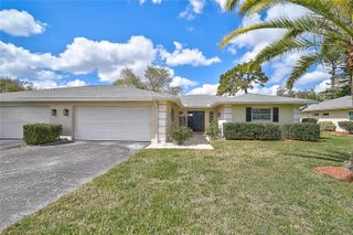 7128 W COUNTRY CLUB DRIVE N, Sarasota, FL 34243