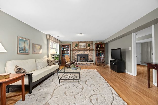 501 Hobby Avenue, Frankfort, IL 60423
