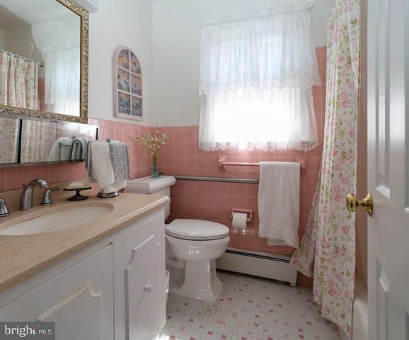 28 VALLEY VIEW DR, Fountainville, PA 18923