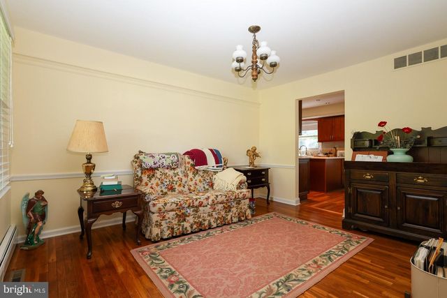 28 VALLEY VIEW DR, Fountainville, PA 18923