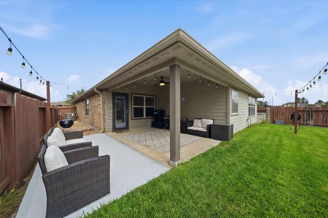 336 Country Crossing Circle, Magnolia, TX 77354