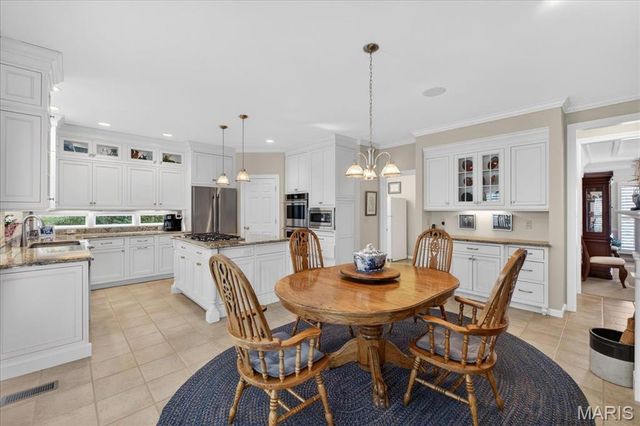 15920 Picardy Crest Court, Chesterfield, MO 63017