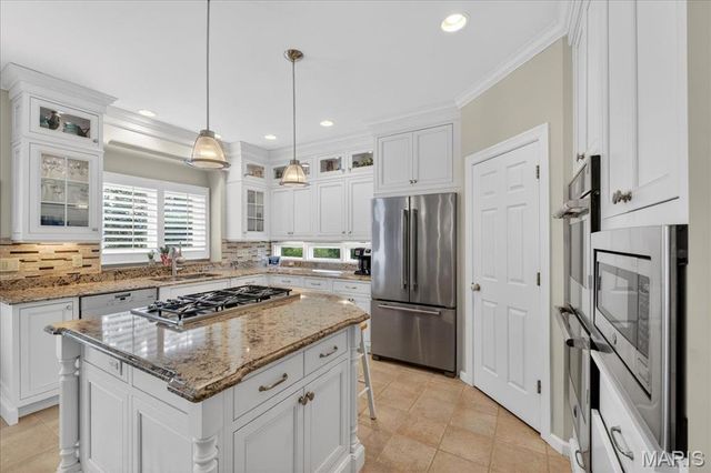 15920 Picardy Crest Court, Chesterfield, MO 63017