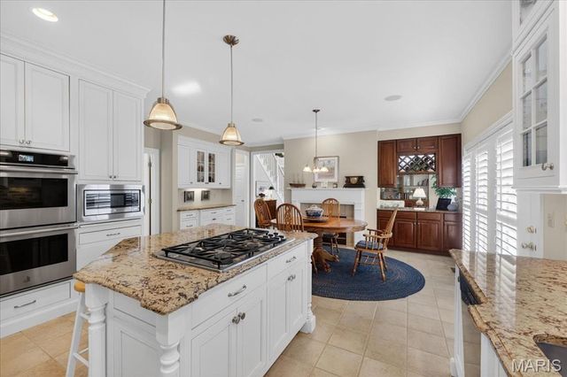 15920 Picardy Crest Court, Chesterfield, MO 63017