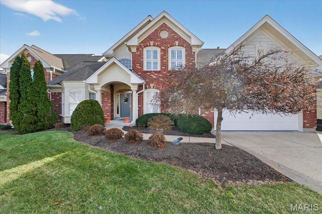 15920 Picardy Crest Court, Chesterfield, MO 63017