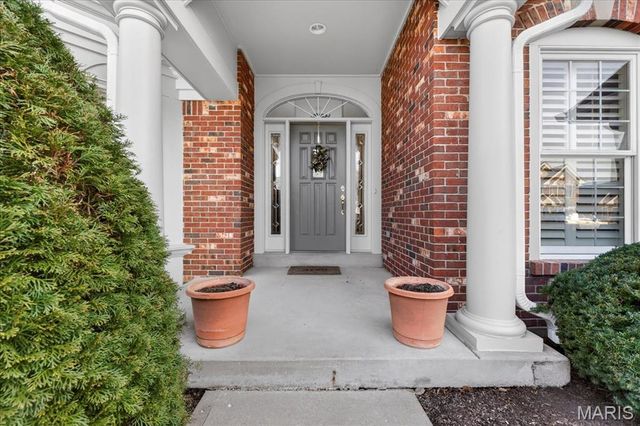 15920 Picardy Crest Court, Chesterfield, MO 63017