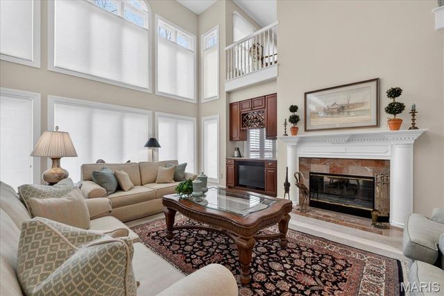 15920 Picardy Crest Court, Chesterfield, MO 63017