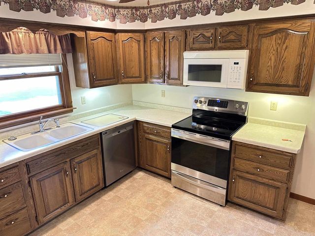 125 Maple Street, Orfordville, WI 53576