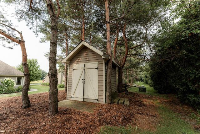 5020 Pine Tree CIRCLE, Racine, WI 53402