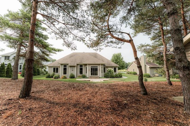 5020 Pine Tree CIRCLE, Racine, WI 53402
