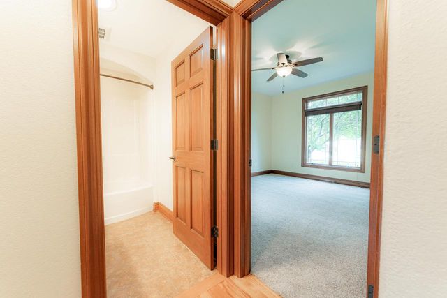 5020 Pine Tree CIRCLE, Racine, WI 53402