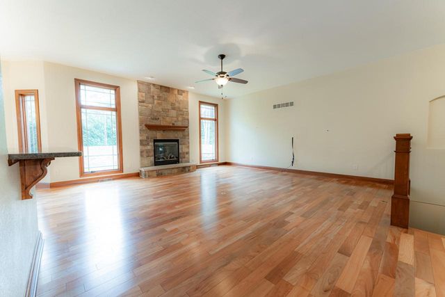 5020 Pine Tree CIRCLE, Racine, WI 53402