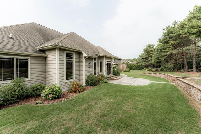 5020 Pine Tree CIRCLE, Racine, WI 53402