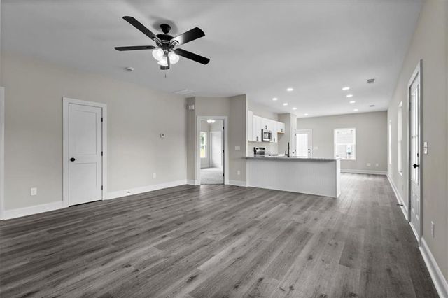 145 Walraven Place, Dallas, GA 30132