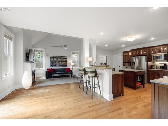 12624 Sw 22ND Ave, Lake Oswego, OR 97034