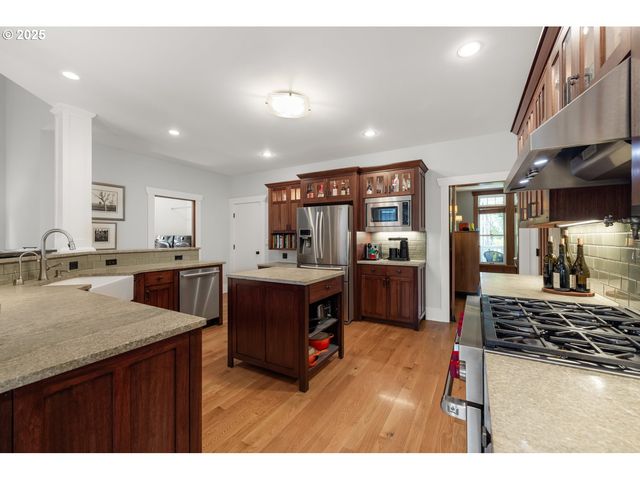 12624 Sw 22ND Ave, Lake Oswego, OR 97034