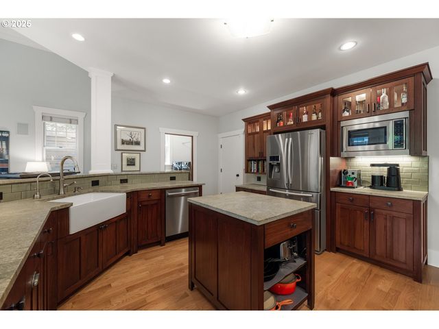 12624 Sw 22ND Ave, Lake Oswego, OR 97034