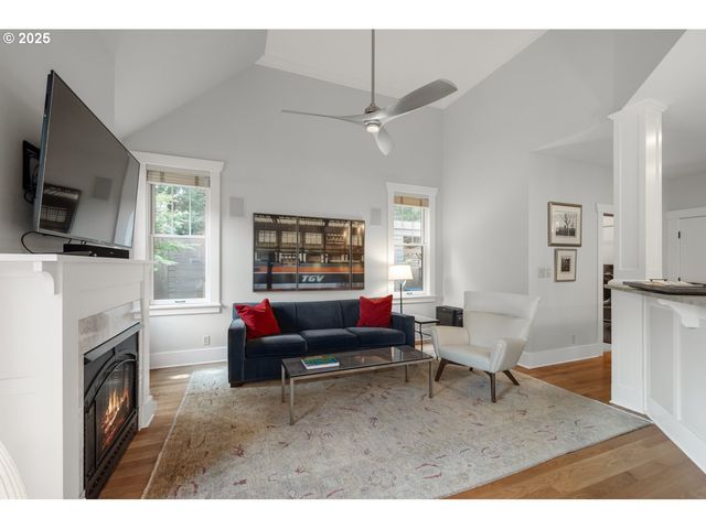 12624 Sw 22ND Ave, Lake Oswego, OR 97034