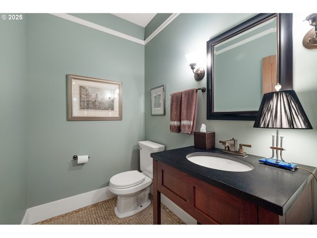 12624 Sw 22ND Ave, Lake Oswego, OR 97034