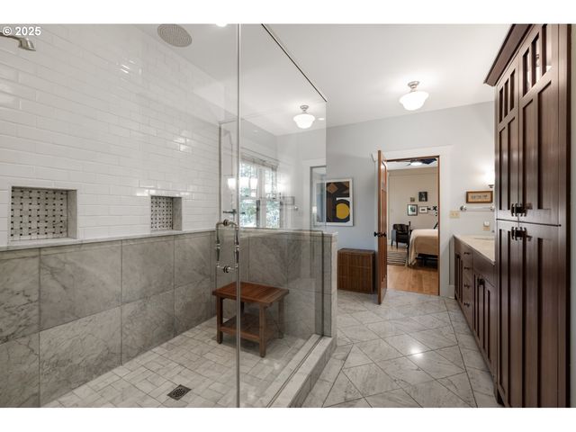 12624 Sw 22ND Ave, Lake Oswego, OR 97034