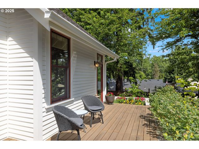 12624 Sw 22ND Ave, Lake Oswego, OR 97034