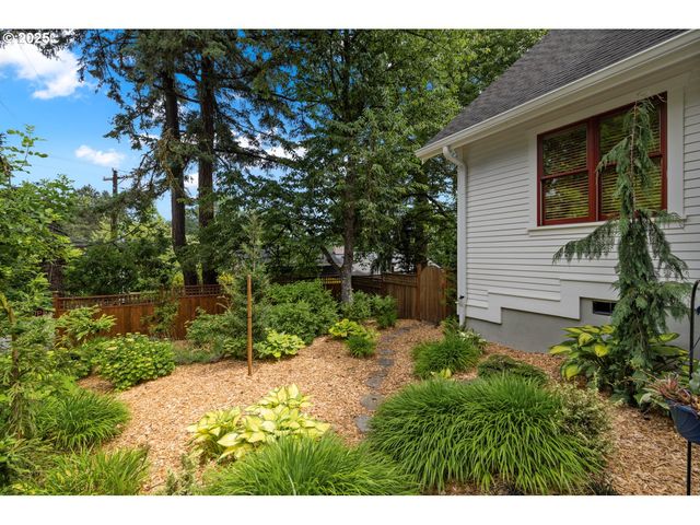 12624 Sw 22ND Ave, Lake Oswego, OR 97034