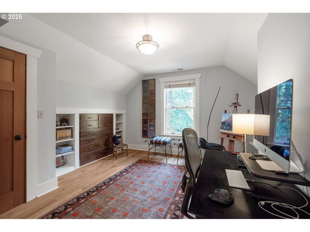 12624 Sw 22ND Ave, Lake Oswego, OR 97034