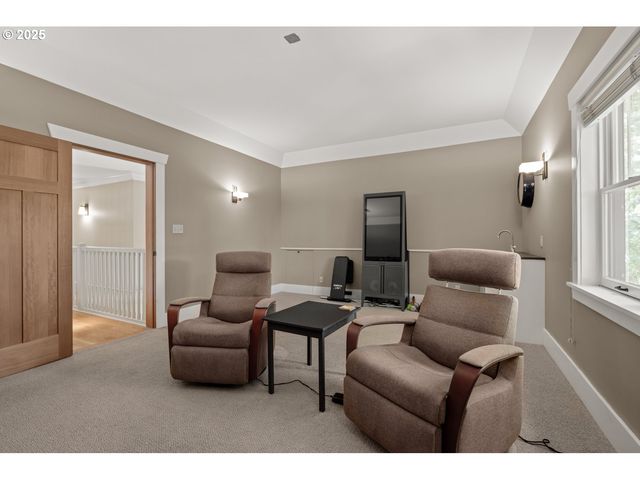 12624 Sw 22ND Ave, Lake Oswego, OR 97034