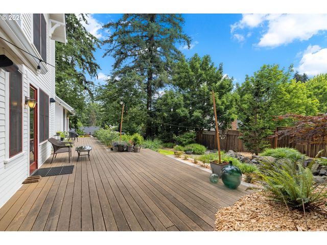 12624 Sw 22ND Ave, Lake Oswego, OR 97034