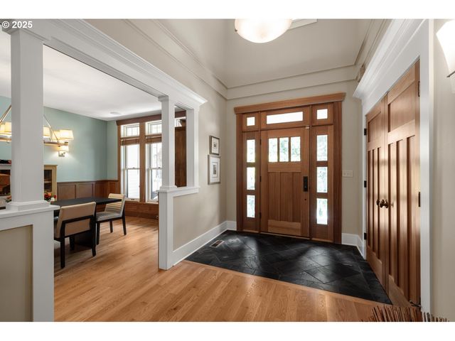 12624 Sw 22ND Ave, Lake Oswego, OR 97034