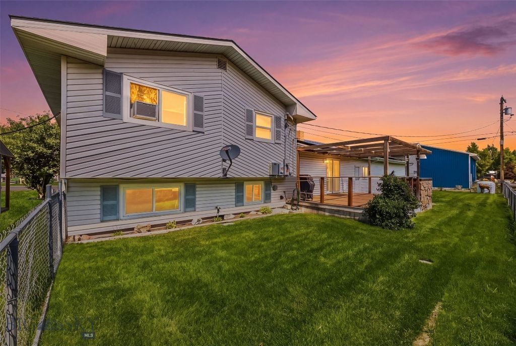 1123 W Summit Street, Livingston, MT 59047 photo 4