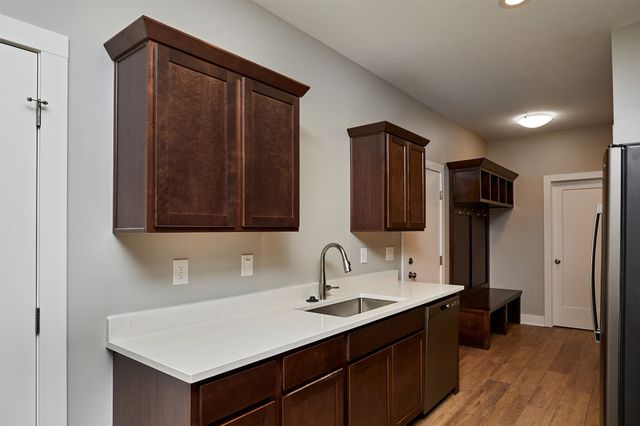 9683 Crestview Drive, West Des Moines, IA 50266