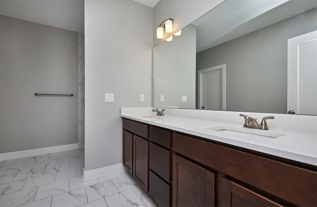 9683 Crestview Drive, West Des Moines, IA 50266