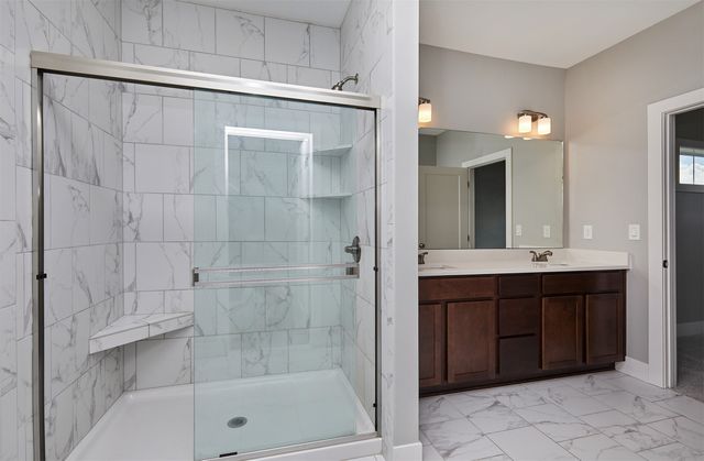 9683 Crestview Drive, West Des Moines, IA 50266