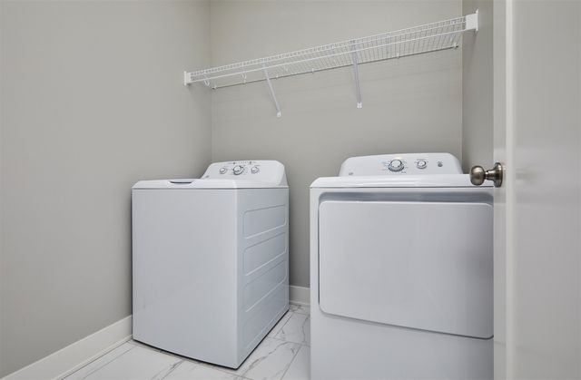 9683 Crestview Drive, West Des Moines, IA 50266