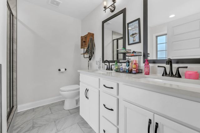 1195 Boulder Pass Rd, Clarksville, TN 37040