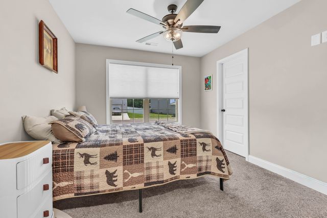 1195 Boulder Pass Rd, Clarksville, TN 37040
