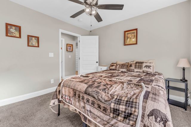 1195 Boulder Pass Rd, Clarksville, TN 37040