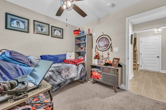 1195 Boulder Pass Rd, Clarksville, TN 37040