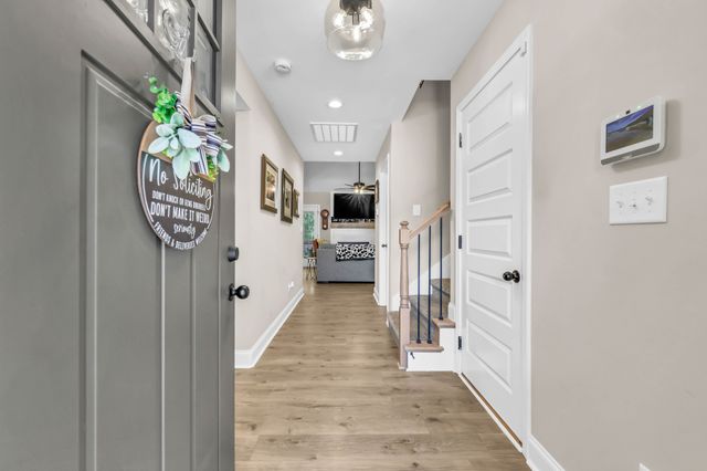 1195 Boulder Pass Rd, Clarksville, TN 37040