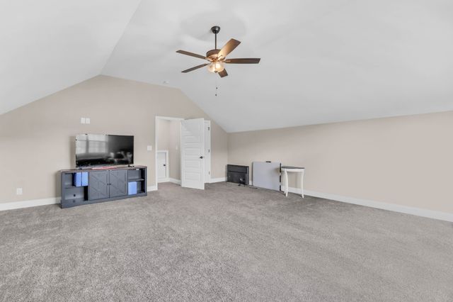 1195 Boulder Pass Rd, Clarksville, TN 37040