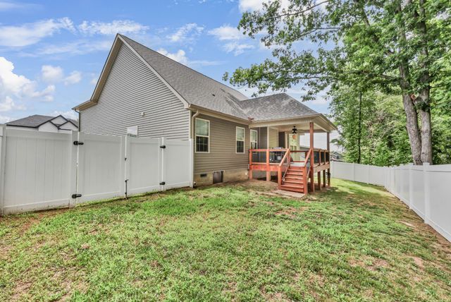 1195 Boulder Pass Rd, Clarksville, TN 37040