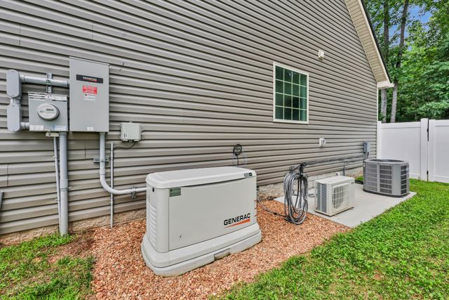 1195 Boulder Pass Rd, Clarksville, TN 37040