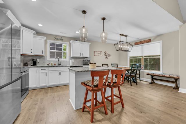 1195 Boulder Pass Rd, Clarksville, TN 37040