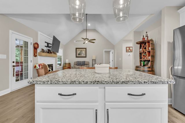 1195 Boulder Pass Rd, Clarksville, TN 37040