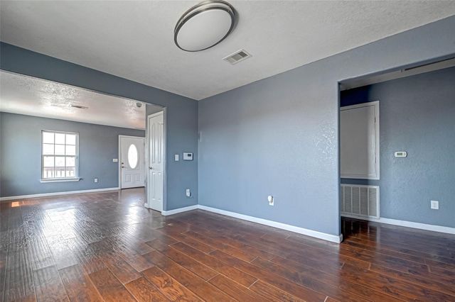 1402 51st Street, Galveston, TX 77551